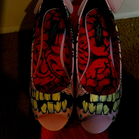 IRON FIST GRAVE DANCES FLATS - Picture 3 of 9